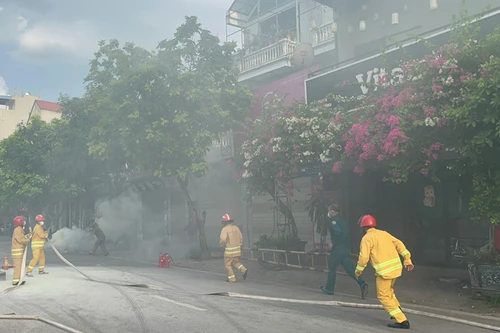Kiểm tra, đánh giá công tác ứng trực, xử lý tình huống cháy tại phường Thạch Bàn