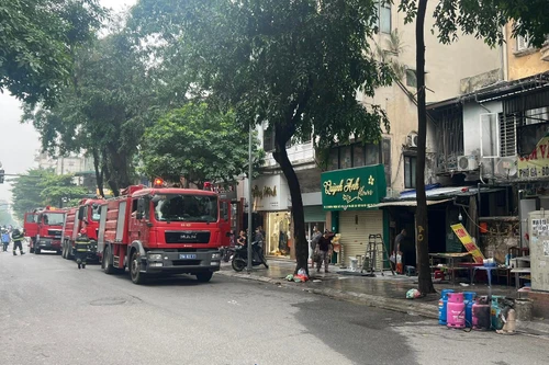 Xử lý nhanh vụ cháy quán cơm tại phố Nguyễn Thượng Hiền
