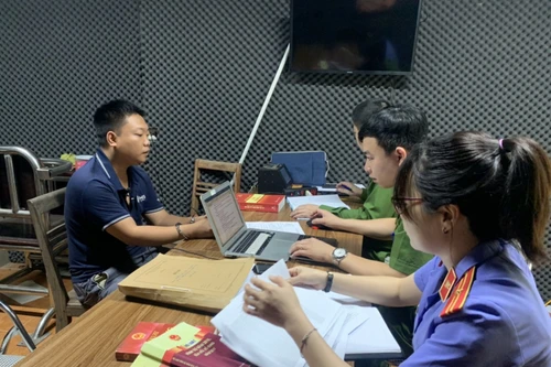 Khởi tố bị can phát tán hình ảnh, video 'đen'