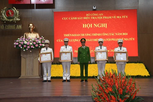 'Không để tội phạm ma tuý lộng hành, không đi sau tội phạm'