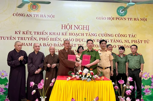 Ký kết tăng cường công tác tuyên truyền, vận động tăng, ni, phật tử tham gia bảo đảm trật tự, an toàn giao thông