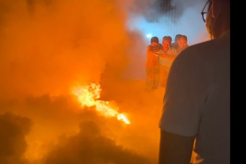 Hình ảnh tình huống cháy bất ngờ và cách xử lý của Tổ liên gia an toàn PCCC