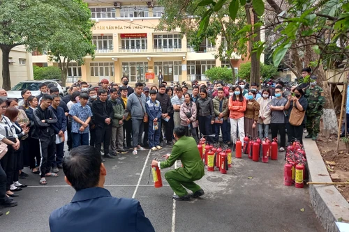 Gần 800 người được trang bị kỹ năng và huấn luyện nghiệp vụ phòng cháy, thoát nạn