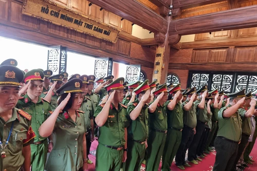 Công an Hà Nội sinh hoạt chính trị tại ATK Định Hóa, Thái Nguyên