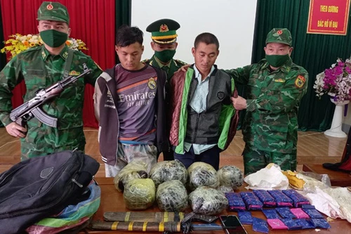 Phi vụ 12 kg thuốc phiện và 12.000 viên ma túy tổng hợp