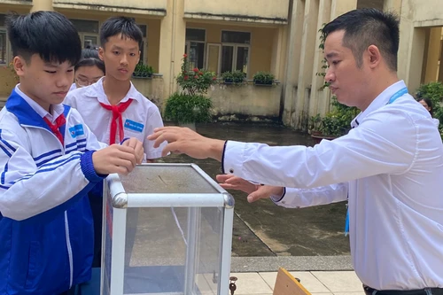 Tuyên truyền thay đổi nhận thức về an toàn giao thông cho hơn 1.400 học sinh 