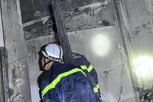 Dập tắt đám cháy trong đêm nhờ người dân kích hoạt điểm chữa cháy công cộng 