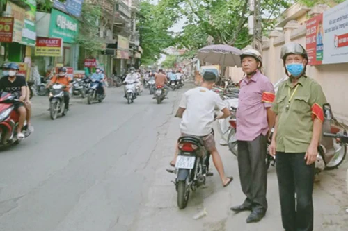 Phát huy sức mạnh tổng hợp của nhân dân và các đoàn thể tham gia giữ gìn trật tự đô thị ở xã Tả Thanh Oai