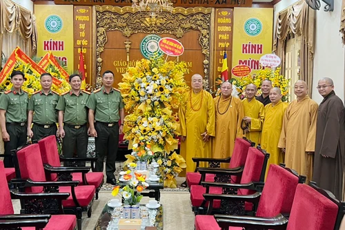 Công an Hà Nội chúc mừng Trung ương Giáo hội Phật giáo Việt Nam