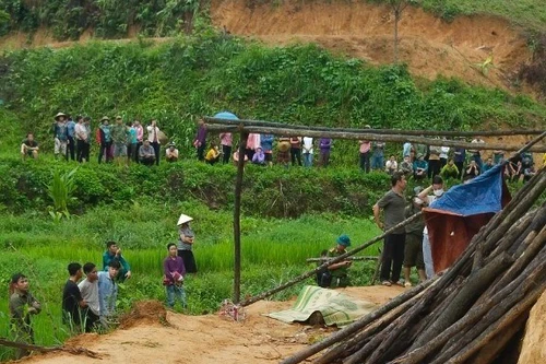 Phát hiện hai thi thể trên đồi vắng