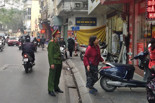 Tuần tra lưu động, kiên quyết xử lý vi phạm để lập lại trật tự đô thị 