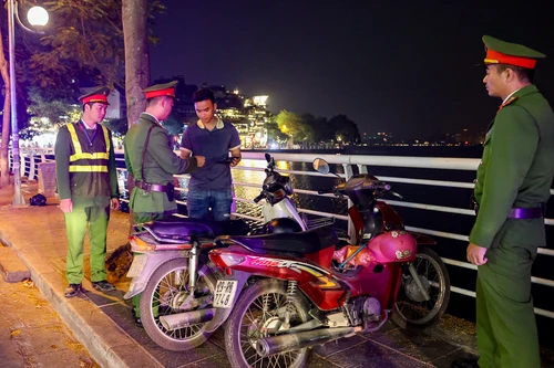 Duy trì các biện pháp đảm bảo trật tự đô thị tại hồ Tây