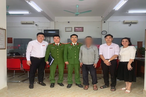 Suýt mất 1 tỷ đồng, chủ nhân may mắn được Công an giúp bảo toàn số tiền nguyên vẹn