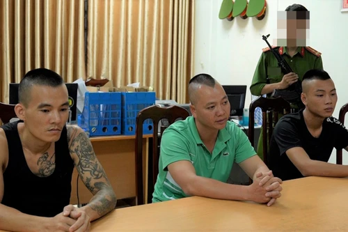 Nhóm cho vay nặng lãi sẵn sàng dìm con nợ xuống nước để đòi tiền