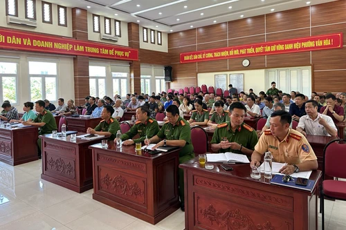 Chủ động tuyên truyền, nâng cao ý thức cảnh giác đến từng hộ gia đình