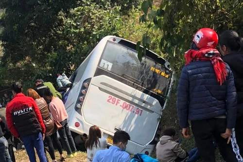 Thông tin vụ xe khách 47 chỗ bị lật tại Đèo Khế