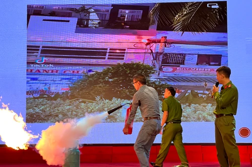 Trên 700 chủ chung cư mini và cơ sở dịch vụ thuê trọ được hướng dẫn kỹ năng xử lý hỏa hoạn