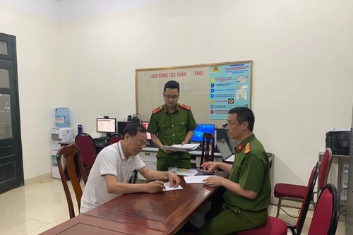 Khởi tố, bắt giam 4 tháng lái xe ô tô gây tai nạn khiến 18 người bị thương ở Tây Hồ