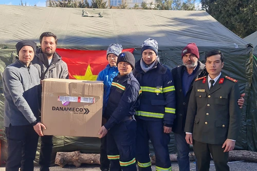 Công an Việt Nam tặng thuốc và các thiết bị y tế cho thành phố Adiyaman, Thổ Nhĩ Kỳ