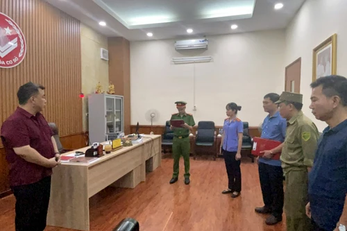 Khám xét nơi làm việc của Giám đốc Trung tâm Văn hóa - Điện ảnh tỉnh Hòa Bình