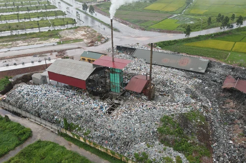 Nỗi ám ảnh ô nhiễm từ "núi rác khổng lồ" ở thị trấn Vôi, huyện Lạng Giang