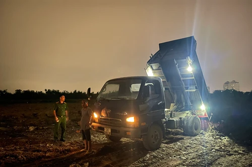 Công an quận Tây Hồ chủ động các biện pháp ngăn chặn vi phạm về ô nhiễm môi trường