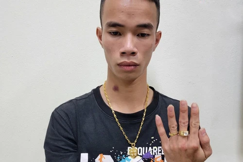 Trộm tiền mừng cưới để mua vàng