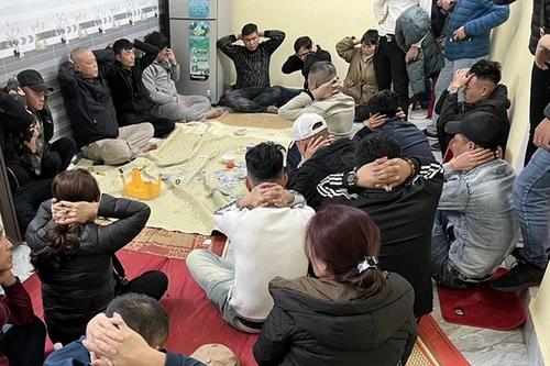 Cảnh sát vây bắt ổ nhóm đánh bạc tại Hải Phòng