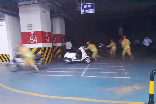 Xử lý cháy giả định tại tầng hầm tòa Hanoi Aqua Central, phường Trúc Bạch