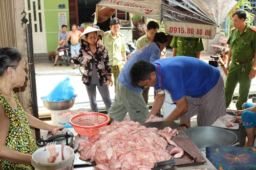 Công an thu giữ hơn 1 tấn mỡ lợn không rõ nguồn gốc