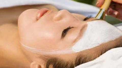 Hài hước chuyện lấy tinh trùng làm đẹp