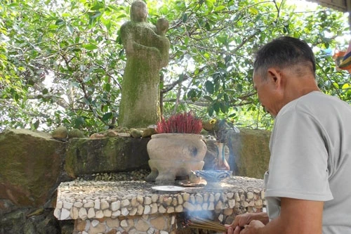 Thực hư những cái chết bí ẩn vì lấy đá của chùa