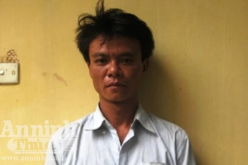  Thầy giáo hành nghề "đạo chích" để lấy tiền đập đá