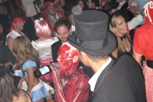 "Sao" thế giới kỳ quái trong lễ hội Halloween