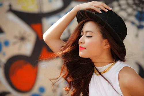 Hoàng Thùy Linh bùng nổ cùng 365 Daband