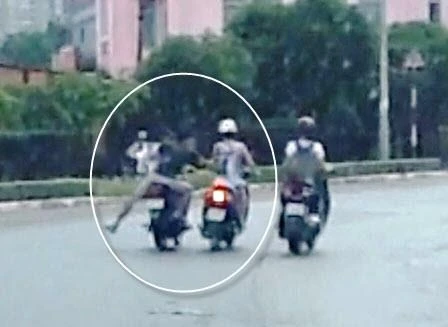 13 tuổi đã đi “ăn bay”