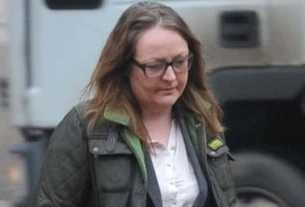 Trộm cả đống tiền bao bạn trai đi du lịch để níu kéo tình yêu