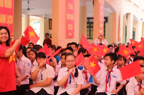 Những tấm lòng trong sáng gửi đến các chiến sĩ ngoài khơi xa