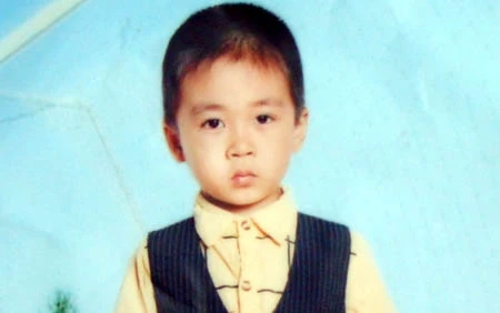 Bé 5 tuổi mất tích uẩn khúc: Bác thả cháu trôi sông?