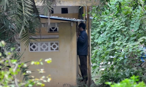 "Hoảng" với màn nhòm trộm nhà vệ sinh nữ ở Bách Thảo