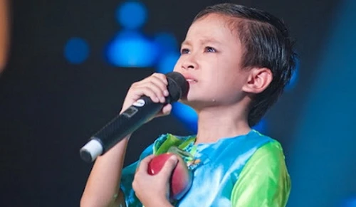 "Hot boy mít ướt" Nhật Tiến lên ngôi quán quân Đồ Rê Mí 2012