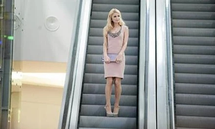 Mất việc vì bảo vệ cho "Cô nàng tiệc tùng" Paris Hilton