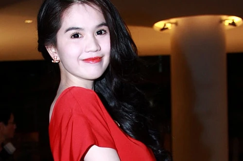 Ngọc Trinh lại phát ngôn sốc: "Xã hội đang tôn vinh em"