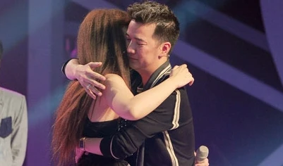 Đàm Vĩnh Hưng nghẹn ngào khóc khi loại "học trò cưng"