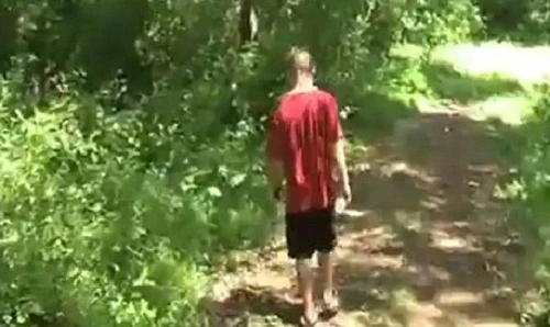 Nghịch dại, em trai 8 tuổi bắn chết anh