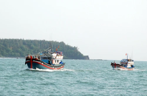 Hỗ trợ tàu cá bị Trung Quốc tấn công hư hỏng