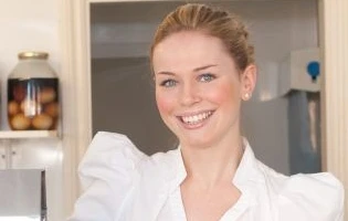 Cô sinh viên có gương mặt đẹp nhất nước Anh