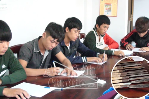 Giấu mác sắt trong bụi cây để đánh nhau