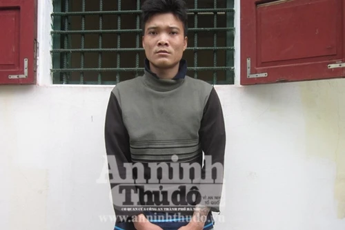 Đang đi tiểu tiện thì bị chém gục tại chỗ