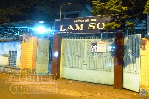 Uống trà xanh trước cổng trường, 5 học sinh nhập viện vì ngộ độc